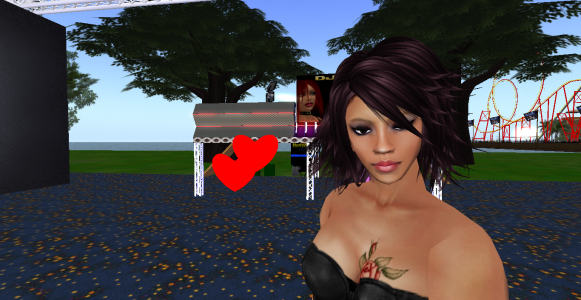 DJ Sandie at the Tangle Grid Fashion Expo. (Image courtesy Tangle Grid.)